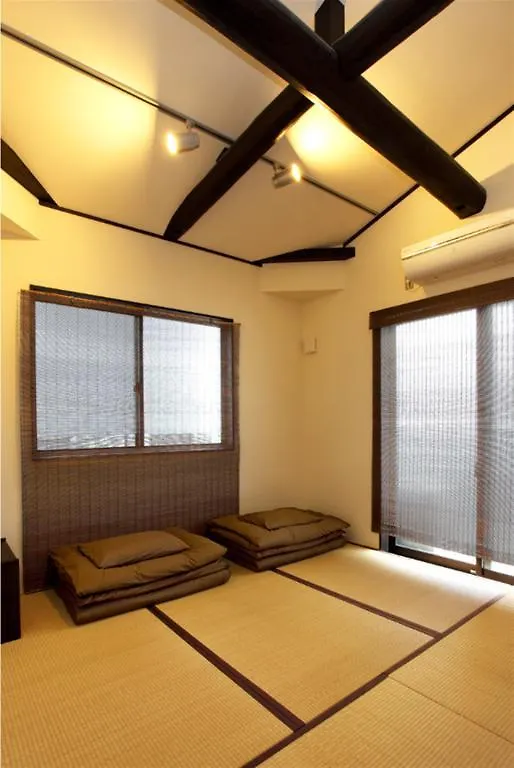 Kyoto Guesthouse Roujiya 2*,