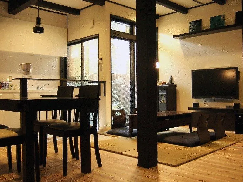 Kyoto Guesthouse Roujiya Konukevi